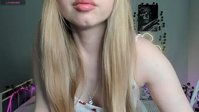 Snapshot of Melissa_babs chatting on 03/10/25, 08:15 Melissa babs online show from 03/10/25, 08:15