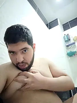 Snapshot of 31cektirenbatuu chatting on 12/05/24, 02:44 31cektirenbatuu online show from 12/05/24, 02:44