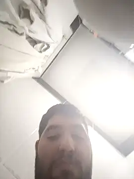 Snapshot of 31cektirenbatuu chatting on 12/15/24, 03:53 31cektirenbatuu online show from 12/15/24, 03:53