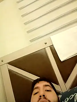 Snapshot of 31cektirenbatuu chatting on 02/21/25, 10:15 31cektirenbatuu online show from 02/21/25, 10:15