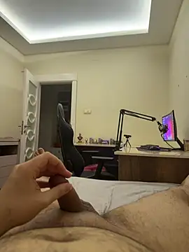 31cektirenbatuu online show from 04/18/26, 09:37