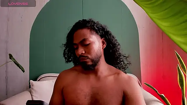 Snapshot of noah_jones__ chatting on 04/22/26, 08:21 noah jones online show from 04/22/26, 08:21