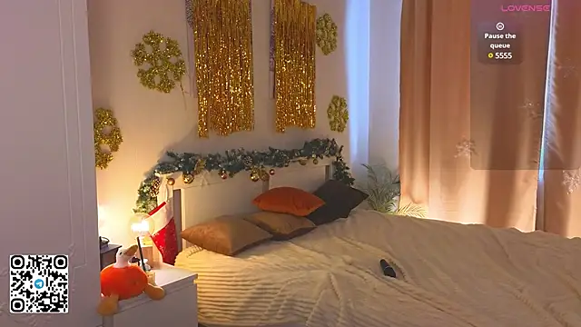 Snapshot of CassieMurr chatting on 12/27/24, 06:03 CassieMurr online show from 12/27/24, 06:03