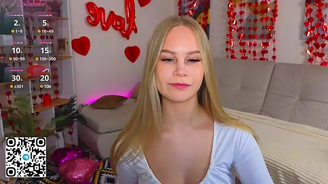 Snapshot of CassieMurr chatting on 02/21/25, 06:18 CassieMurr online show from 02/21/25, 06:18