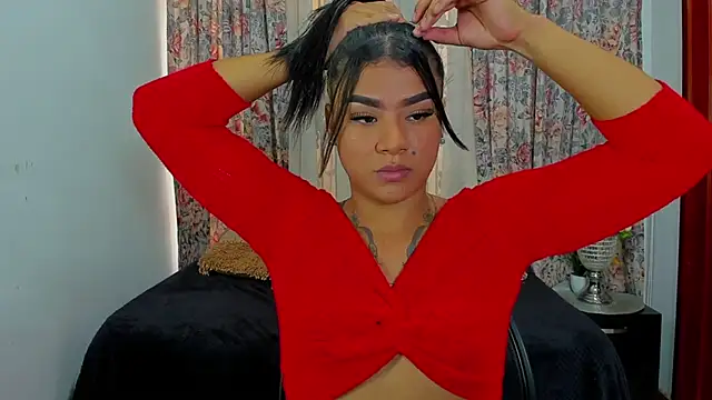 Snapshot of Kariina_05 chatting on 01/30/25, 02:25 Kariina 05 online show from 01/30/25, 02:25