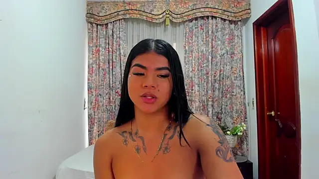 Snapshot of Kariina_05 chatting on 02/17/25, 05:32 Kariina 05 online show from 02/17/25, 05:32