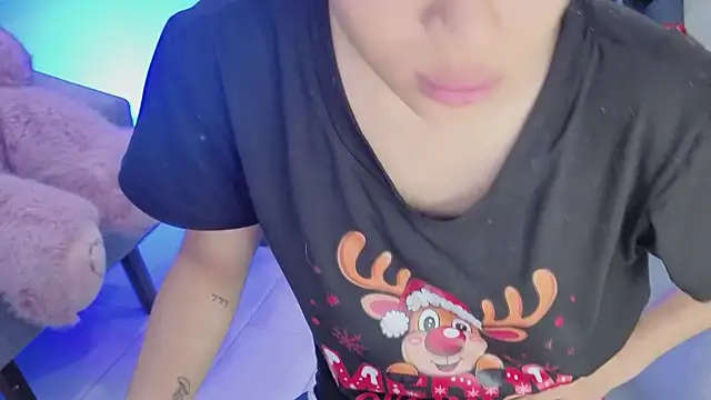 Snapshot of avans_15 chatting on 03/08/26, 12:08 avans 15 online show from 03/08/26, 12:08