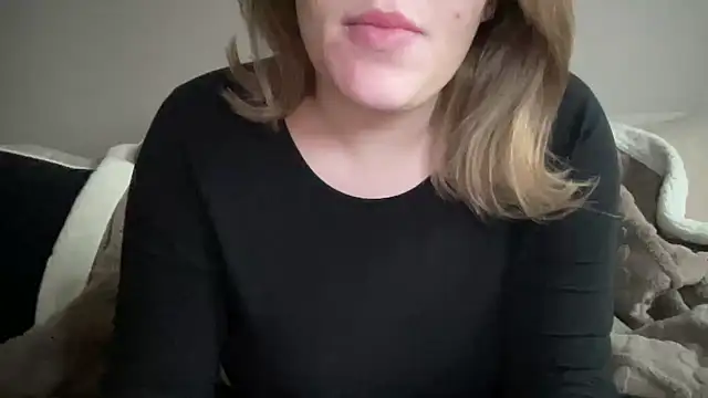 Snapshot of lilylush24 chatting on 01/20/25, 08:52 lilylush24 online show from 01/20/25, 08:52