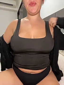 Snapshot of lilylush24 chatting on 03/17/25, 07:46 lilylush24 online show from 03/17/25, 07:46