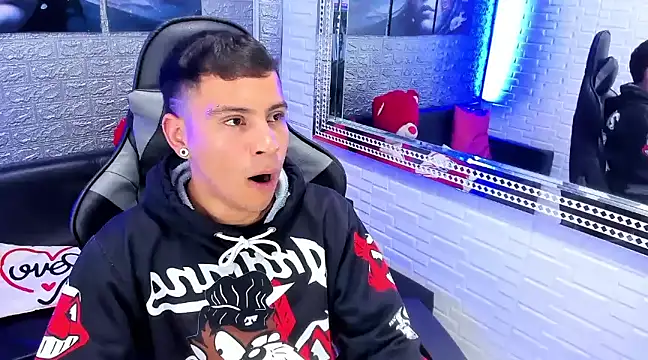 Snapshot of salvadorgomezx chatting on 12/19/24, 10:53 salvadorgomezx online show from 12/19/24, 10:53