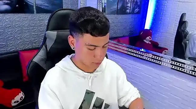 Snapshot of salvadorgomezx chatting on 12/21/24, 11:02 salvadorgomezx online show from 12/21/24, 11:02