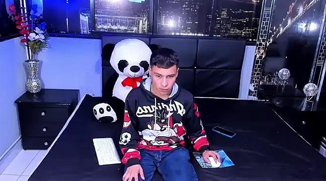 Snapshot of salvadorgomezx chatting on 12/24/24, 04:33 salvadorgomezx online show from 12/24/24, 04:33