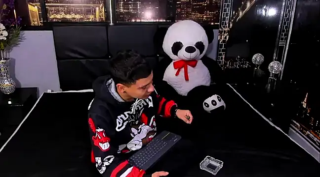 Snapshot of salvadorgomezx chatting on 12/28/24, 07:22 salvadorgomezx online show from 12/28/24, 07:22