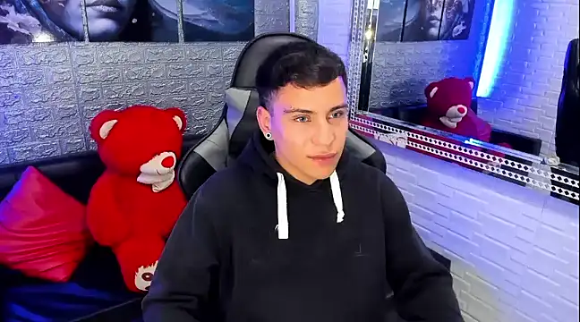 Snapshot of salvadorgomezx chatting on 01/07/25, 10:30 salvadorgomezx online show from 01/07/25, 10:30