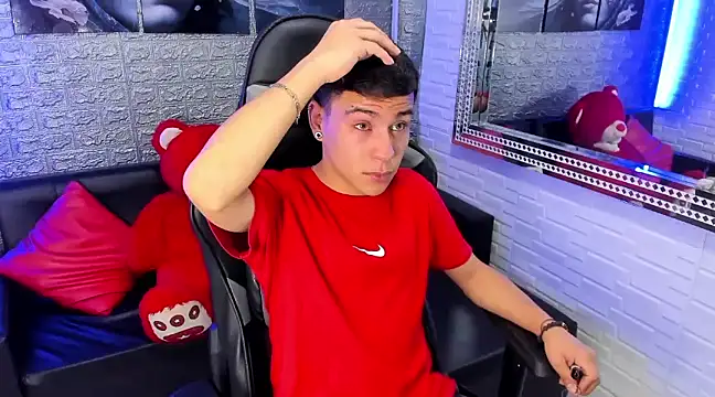 Snapshot of salvadorgomezx chatting on 01/10/25, 08:04 salvadorgomezx online show from 01/10/25, 08:04