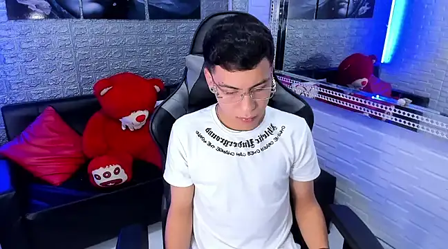 Snapshot of salvadorgomezx chatting on 01/14/25, 07:53 salvadorgomezx online show from 01/14/25, 07:53