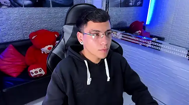 Snapshot of salvadorgomezx chatting on 01/14/25, 11:27 salvadorgomezx online show from 01/14/25, 11:27