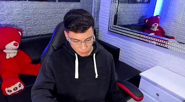 Snapshot of salvadorgomezx chatting on 02/09/25, 06:33 salvadorgomezx online show from 02/09/25, 06:33