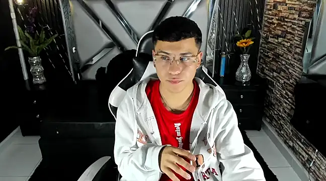 Snapshot of salvadorgomezx chatting on 02/13/25, 02:45 salvadorgomezx online show from 02/13/25, 02:45