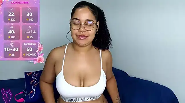 Snapshot of VitoriaFernandes chatting on 01/30/25, 12:39 VitoriaFernandes online show from 01/30/25, 12:39