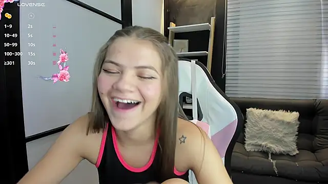 Snapshot of PaigeJayden chatting on 01/16/25, 08:36 PaigeJayden online show from 01/16/25, 08:36