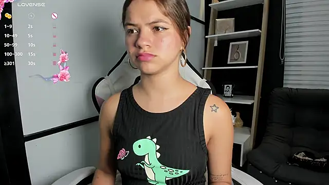 Snapshot of PaigeJayden chatting on 01/29/25, 11:14 PaigeJayden online show from 01/29/25, 11:14