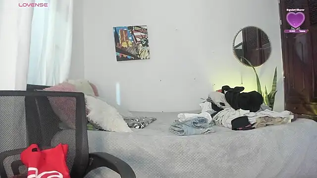 Snapshot of Sophie_sweett19 chatting on 11/14/25, 10:18 Sophie sweett19 online show from 11/14/25, 10:18