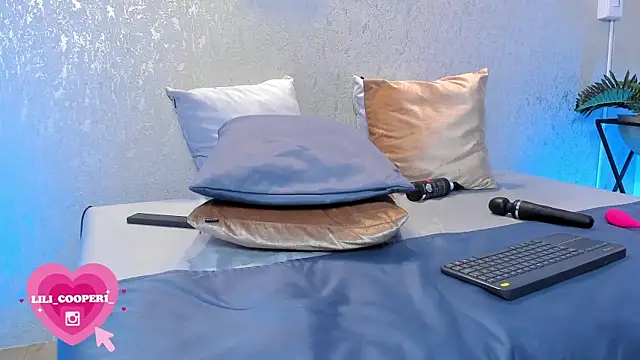 lilicooper  online show from 02/04/25, 02:39