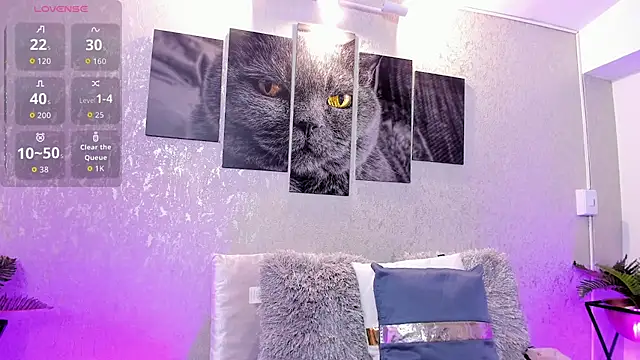 lilicooper  online show from 10/15/25, 08:20