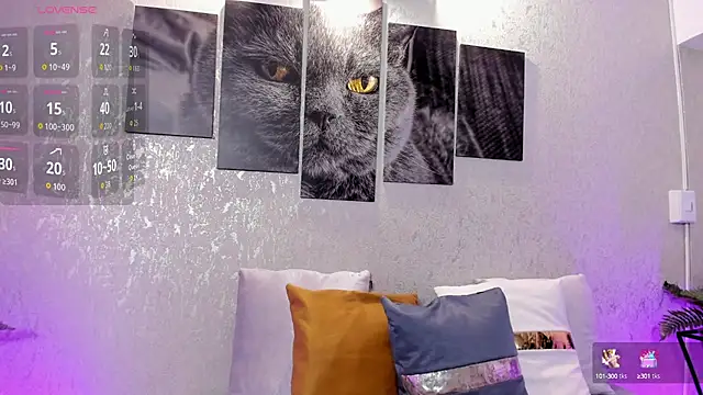 lilicooper  online show from 10/17/25, 08:44