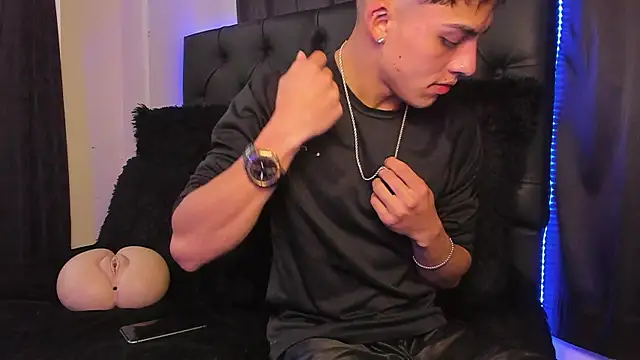 James1lee  online show from 01/12/25, 09:51