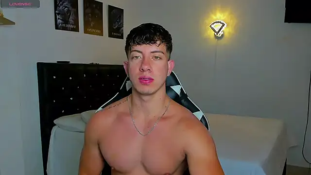 Snapshot of sean_brownx chatting on 11/25/25, 10:48 sean brownx online show from 11/25/25, 10:48