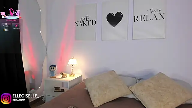 ElleGisellee online show from 06/01/26, 09:44
