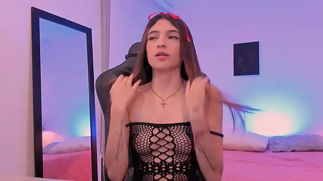 sofiarouge online show from 11/21/25, 08:07