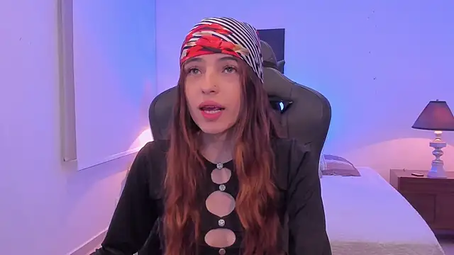 sofiarouge online show from 12/16/25, 07:52