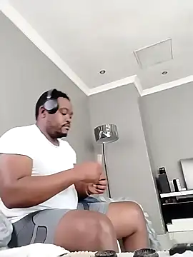 Snapshot of ZamaGhost chatting on 04/25/26, 09:12 ZamaGhost online show from 04/25/26, 09:12