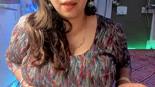 Gulabi Queen online show from 02/02/25, 03:39