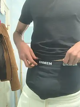 Snapshot of Xxxhalcon chatting on 12/04/25, 12:14 Xxxhalcon online show from 12/04/25, 12:14