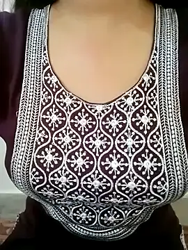 Arohi is Live online show from 02/02/25, 08:35