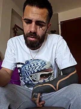 Snapshot of charlye_inkkkk chatting on 02/18/26, 12:45 charlye inkkkk online show from 02/18/26, 12:45