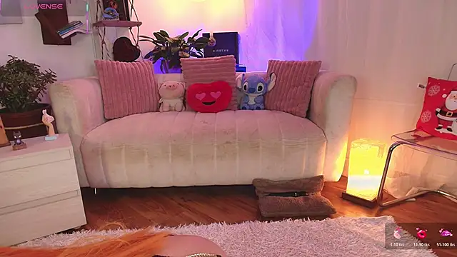 HANNAH LOVEE online show from 11/06/25, 03:18