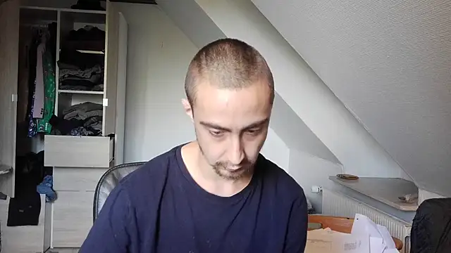 Snapshot of Stephanien chatting on 09/28/25, 09:14 Stephanien online show from 09/28/25, 09:14