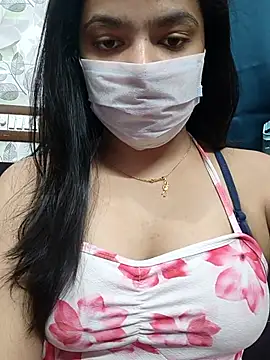 Snapshot of Myloveurvi chatting on 10/24/25, 02:24 Myloveurvi online show from 10/24/25, 02:24