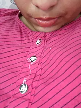 Snapshot of Myloveurvi chatting on 02/17/26, 07:20 Myloveurvi online show from 02/17/26, 07:20