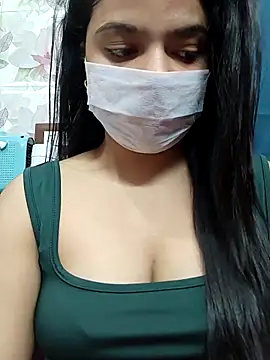 Snapshot of Myloveurvi chatting on 02/18/26, 02:13 Myloveurvi online show from 02/18/26, 02:13