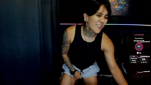 ZhoeStrong online show from 10/26/25, 01:44