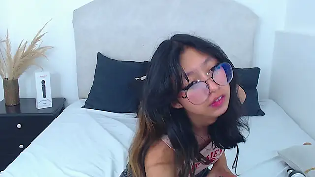Snapshot of Yommi_Winx chatting on 01/25/25, 07:06 Yommi Winx online show from 01/25/25, 07:06