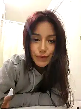 Snapshot of Lau1127 chatting on 09/10/25, 02:33 Lau1127 online show from 09/10/25, 02:33