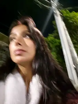 Snapshot of Lau1127 chatting on 11/27/25, 01:18 Lau1127 online show from 11/27/25, 01:18