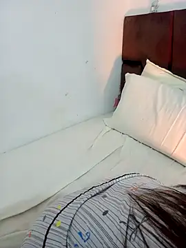 im here- online show from 05/06/26, 08:14